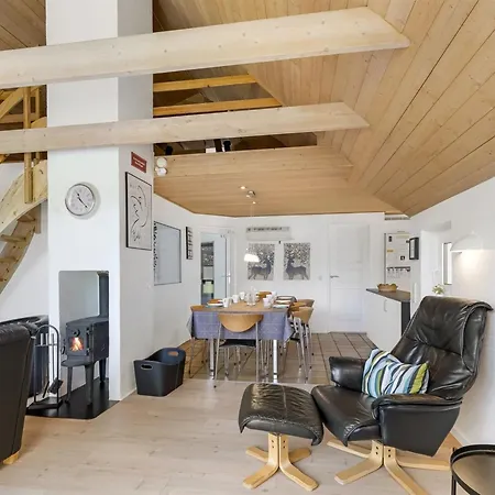 Holiday home Sondra - From The Sea By Interhome