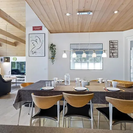 Holiday home Sondra - From The Sea By Interhome