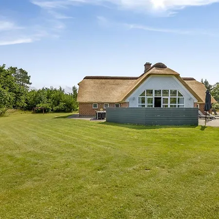 Holiday home Sondra - From The Sea By Interhome