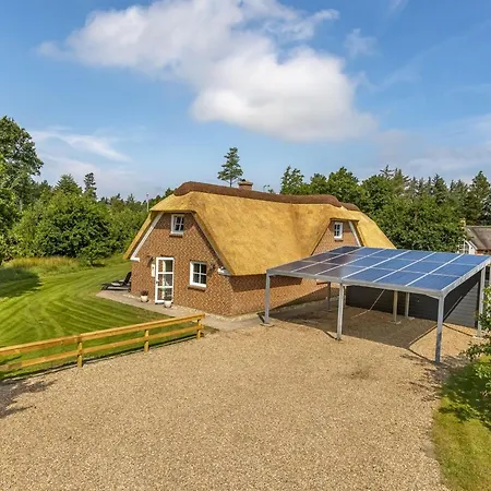 Sondra - From The Sea By Interhome